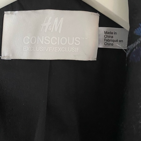 Oversized Single Breast Blazer size small - Picture 8 of 13